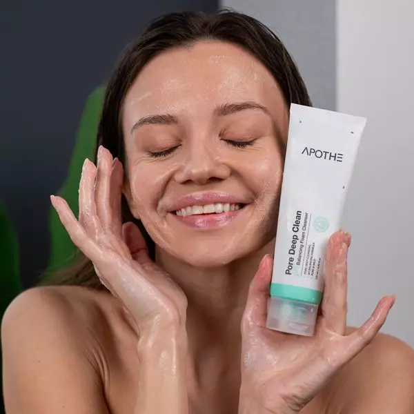 APOTHE Pore Deep Clean pH Balancing Foam Cleanser